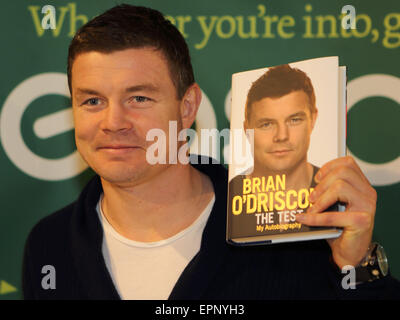 Ehemaliger irischer Rugby-Spieler Brian O'Driscoll unterschreibt Kopien seiner Autobiographie "The Test" am ründe Featuring: Brian O' Driscoll wo: London, Vereinigtes Königreich bei: 15. November 2014 Credit: WENN.com Stockfoto