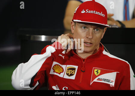 Monte Carlo, Monaco. 20. Mai 2015. KIMI RÄIKKÖNEN von Finnland und Scuderia Ferrari Gespräche während der Pressekonferenz die 2015 Formel 1 Grand Prix von Monaco in Monte Carlo, Monaco. Bildnachweis: James Gasperotti/ZUMA Draht/Alamy Live-Nachrichten Stockfoto