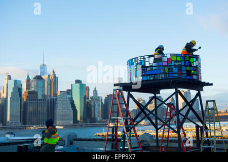 Wasserturm drei Skulptur Tom Fruin Brooklyn NY Stockfoto
