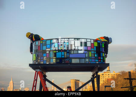 Wasserturm drei Skulptur Tom Fruin Brooklyn NY Stockfoto