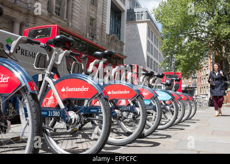 Santander-Zyklen ist Londons öffentliche Fahrrad Verleih Schema in London, auch bekannt als 'Boris Bike' Stockfoto