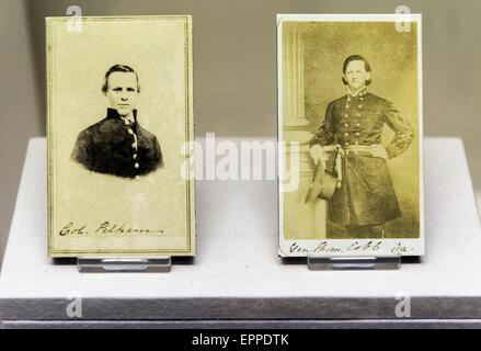 Richmond, Virginia, USA. 20. Mai 2015. Carte de Visite Fotografien werden im Museum of the Confederacy angezeigt. Das Museum ist das herausragende Weltzentrum für Display, Studie und Bewahrung der Geschichte und Artefakte der Konföderierten Staaten von Amerika. © Brian Cahn/ZUMA Draht/Alamy Live-Nachrichten Stockfoto