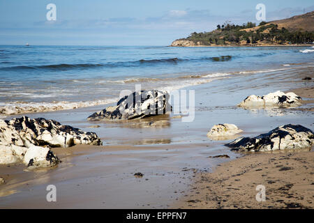 Refugio State Beach, Santa Barbara, Kalifornien, USA. 20. Mai 2015. Öl Flecken am Ufer in der Nähe von Refugio State Beach in Santa Barbara, Kalifornien, am 20. Mai 2015. Bildnachweis: Scott London/Alamy Live-Nachrichten Stockfoto