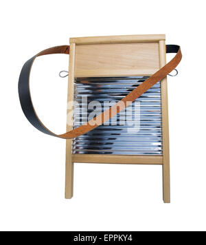 Retro-Holz und Metall Waschbrett mit Lederband zum Waschen der Kleidung - Pfad enthalten Stockfoto