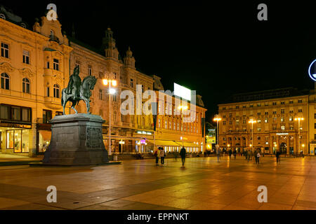 Ban Jelacic Platz in der Nacht, Zagreb, Kroatien. Stockfoto