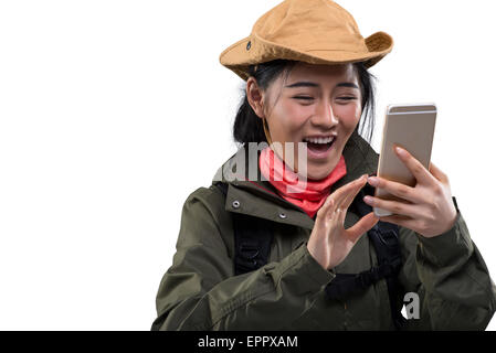 Junge weibliche Bergsteiger machen Selfie auf smartphone Stockfoto