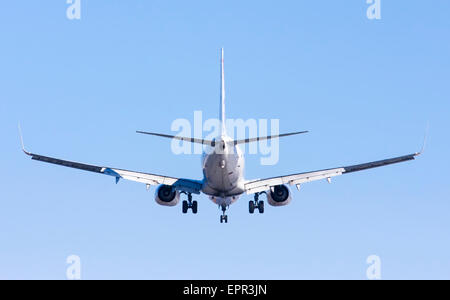 Air Europa Boeing 737 - 85P im Flug wie von unten gesehen Stockfoto