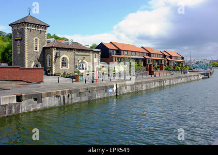 Das Pump House Restaurant auf der Seite der Floating Harbour in Bristol. Stockfoto