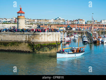 Ramsgate, Kent, UK. 21. Mai 2015. Cornish Lugger und Dünkirchen Veteran Maid Marion verlässt Ramsgate Royal Harbour für Dünkirchen. Bildnachweis: Paul Martin/Alamy Live-Nachrichten Stockfoto