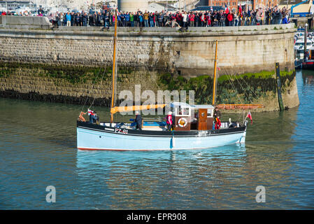 Ramsgate, Kent, UK. 21. Mai 2015. Cornish Lugger und Dünkirchen Veteran Maid Marion verlässt Ramsgate Royal Harbour für Dünkirchen. Bildnachweis: Paul Martin/Alamy Live-Nachrichten Stockfoto