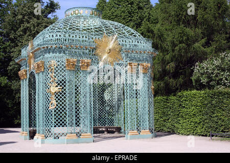 Spalier Arbeit Gärten Sans Souci Palast, Potsdam Stockfoto