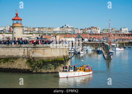 Ramsgate, Kent, UK. 21. Mai 2015. Motor Yacht und Dünkirchen Veteran, Wanda Ramsgate Royal Harbour für Dünkirchen zu verlassen. Bildnachweis: Paul Martin/Alamy Live-Nachrichten Stockfoto