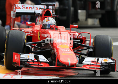 Monte Carlo, Monaco. 21. Mai 2015. F1 Grand Prix von Monte Carlo. Scuderia Ferrari-Pilot Sebastian Vettel auf dem richtigen Weg in den Trainingssitzungen Donnerstag Credit: Action Plus Sport/Alamy Live News Stockfoto