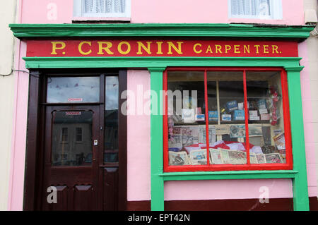 Traditionellen Geschäft in der irischen Stadt Skibbereen Stockfoto