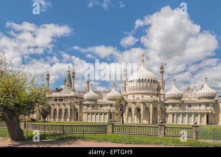 Fassade des Royal Pavilion, eine ehemalige königliche Residenz in Brighton, East Sussex, England, UK. Es ist ein UNESCO-Weltkulturerbe. Stockfoto