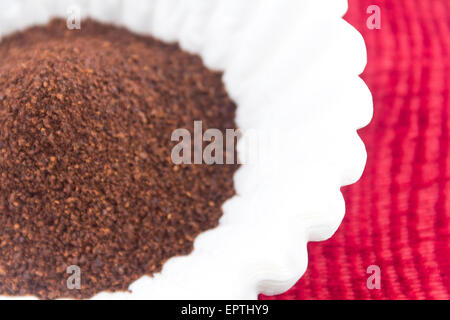 Frischen Kaffeesatz bereit für morgen gebraut werden Ruck Koffein Stockfoto