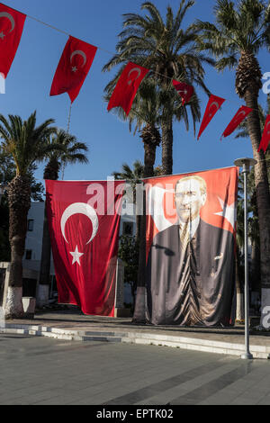 Banner in Bodrum Darstellung Präsident Erdogan die AKP-Partei im Vorfeld bis Juni 2015 türkischen Wahlen. Stockfoto