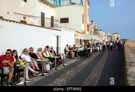 Restaurant bei Nacht Alghero Sardinien Italien Stockfoto