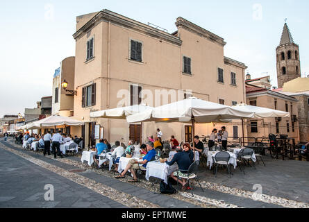 Restaurant bei Nacht Alghero Sardinien Italien Stockfoto