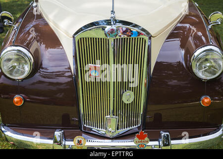 Vorderansicht eines Triumph Mayflower Autos auf einem Treffen in Vancouver Stockfoto