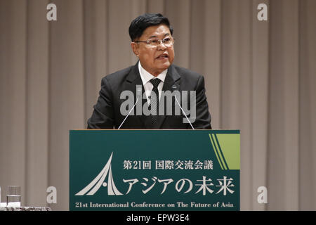 Tokio, Japan. 22. Mai 2015. Myanmar-Minister an dem Präsidenten Büro U Soe Thane Addressses der 21st International Conference on die Zukunft Asiens in Tokio, 22. Mai 2015. Die zweitägige Konferenz, Thema "Asien über 2015 hinaus: das Streben nach dauerhaftem Frieden und Wohlstand", wurde am Donnerstag eröffnet. © Stringer/Xinhua/Alamy Live-Nachrichten Stockfoto