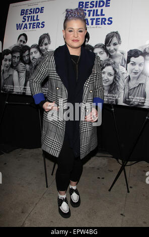 LA Premiere Screening des neben stehenden Gewässern mit: Kelly Osbourne Where: Beverly Hills, Kalifornien, Vereinigte Staaten bei: Kredit-16. November 2014: FayesVision/WENN.com Stockfoto