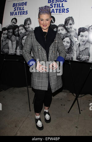 LA Premiere Screening des neben stehenden Gewässern mit: Kelly Osbourne Where: Beverly Hills, Kalifornien, Vereinigte Staaten bei: Kredit-16. November 2014: FayesVision/WENN.com Stockfoto