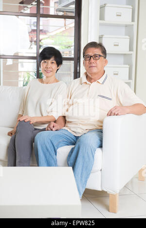 asiatische älteres paar Stockfoto
