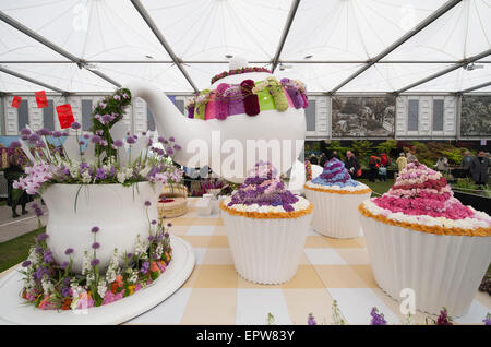 Interflora Zeit für Tee-Ausstellung in der großen Pavillon auf der RHS Chelsea Flower Show 2015 Stockfoto