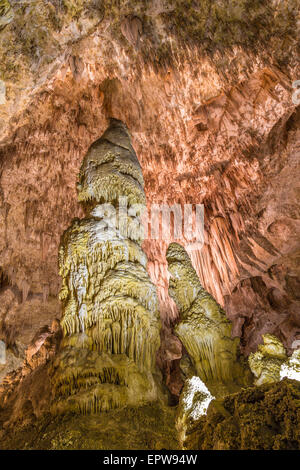 Riesige Stalaktiten in Tropfsteinhöhle Höhle, Carlsbad Caverns National Park, New Mexico, USA Stockfoto
