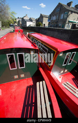 Stadt von Skipton, England. Malerischen Frühling Ansicht des Ortsverbandes Thanet der Leeds, Liverpool Canal. Stockfoto