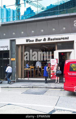 dh Mitte CENTRAL HONG KONG moderne Weinbar und Restaurant Menschen Stockfoto