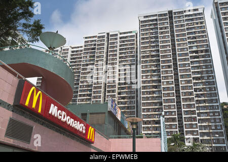 dh Flats CHI FU HONG KONG Chi Fu Fa Yuen Fu öffentliches Gehäuse McDonalds Schild china Fastfood Stockfoto