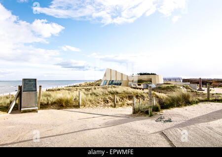 Die Utah Beach Museum in der Normandie liegt eingebettet in die Sanddünen in Utah Strand, ein d-Day Landung aus dem zweiten Weltkrieg. Stockfoto