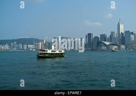 dh VICTORIA HARBOUR HONG KONG Star Ferry Hong Kong Hafen am Wasser Stockfoto