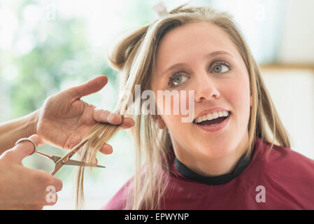 Frau immer Haarschnitt Stockfoto