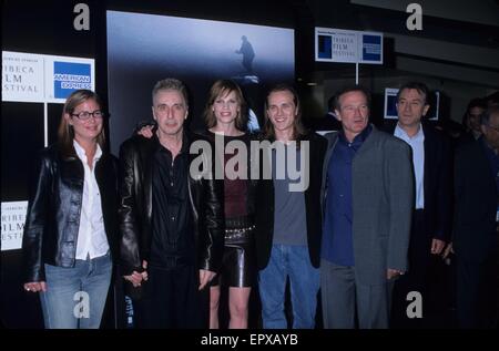 HILARY SWANK mit Robin Williams, Robert De Niro, Maura Tierney, Al Pacino und J. Jason auf dem Tribeca Film Festival Bildschirm von Schlaflosigkeit Tribeca Performance Arts Center 2002.k25023kj. © Kelly Jordan/Globe Fotos/ZUMA Draht/Alamy Live-Nachrichten Stockfoto