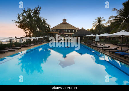 MUI NE, VIETNAM - 7. Februar 2014: Ein Badeort in Mui Ne - ein kommende touristische Gebiet im südlichen Vietnam-Pool Stockfoto