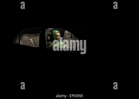 LOS ANGELES, CA-Mai 18: Muselmanin fahren Autos auf der Autobahn in Los Angeles Kalifornien, USA am 18. Mai 2007. Stockfoto