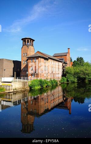 Die Spinnerei neben River Derwent, Derby, Derbyshire, England, Großbritannien, Westeuropa. Stockfoto