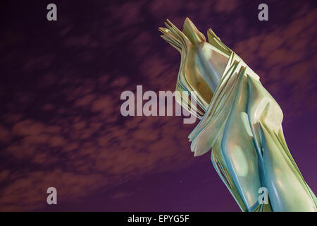 Rom, Italien. 21. Mai 2015. Die Ausstellung "Ewige Stadt, ewigen Marmor" besteht aus einer Sammlung von 40 Werken von Pablo Atchugarry. Fast alle haben aus Carrara-Marmor geformt worden. Die Ausstellung wird an den Fori Imperiali Museum vom 22. Mai bis 7. Februar 2016 sein. © Davide Fracassi/Pacific Press/Alamy Live-Nachrichten Stockfoto