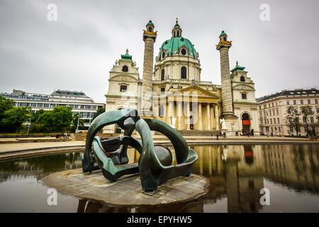 Skulptur am Karlskirche (Karlskirche) in Wien Stockfoto