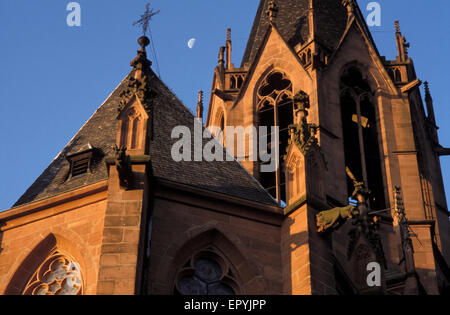 Die Katharinen-Kirche, neben der Kathedrale von Straßburg und der Kathedrale in Colog, Oppenheim am Rhein, Deutschland, DEU Stockfoto