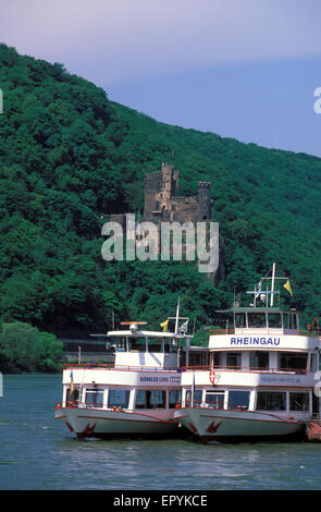 DEU, Deutschland, Burg Rheinstein bei Trechtinghausen am gegenüberliegenden Ufer des Rheins ist Assmannshausen.  DEU, Balticborg Stockfoto