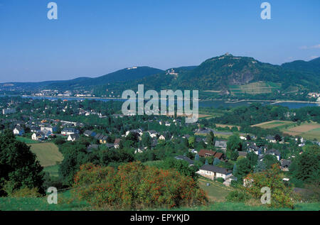 DEU, Deutschland, Blick über den Fluss von Bonn-Mehlem, auf den Berg Drachenfels Rhein und das Siebengebirge.  DEU, Deutschland, Stockfoto