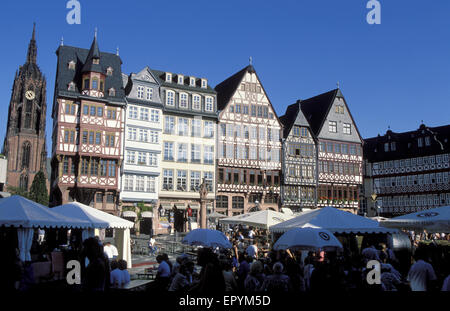 DEU, Deutschland, Hessen, Frankfurt, halb Fachwerkhaus beherbergt in der Nicolaikirche, der Kaiserdom-Kathedrale.  DEU, Deutschland, Hessen, Fran Stockfoto