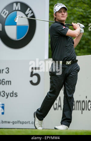 Wentworth, UK. 23. Mai 2015. BMW PGA Golf Championship. Runde 3. Emiliano Grillo [ARG] am 5. Abschlag in der dritten Runde der 2015 BMW PGA Championship von The West Course Wentworth Golf Club Credit: Action Plus Sport/Alamy Live News Stockfoto