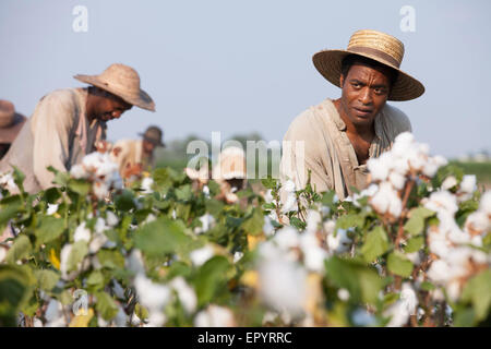 12 Jahre ein Sklave ein Historiendrama Film 2013 und eine Anpassung der 1853 ist slave Narrative Memoiren zwölf Jahre ein Sklave von Solomon Northup, ein Bundesstaat New York geboren frei afrikanisch-amerikanischer Mann, der in Washington, D.C. entführt wurde  Dieses Foto ist nur zu redaktionellen Zwecken und unterliegen dem Copyright von der Filmgesellschaft und/oder der Fotograf von dem Film oder der Firma zugeordnet und kann nur durch Veröffentlichungen im Zusammenhang mit der Förderung der oben genannten Film reproduziert werden. Eine obligatorische Gutschrift auf die Filmgesellschaft ist erforderlich. Der Fotograf sollte auch angerechnet werden, wenn bekannt. Stockfoto