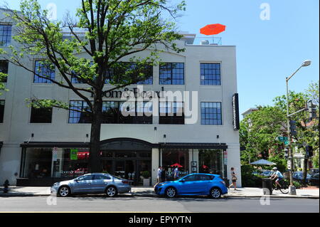 USA-Washington DC Geschäfte und Unternehmen entlang der 14th Street NW in der Nähe der U Street Gang The Room und Board Heimtextilien Shop Stockfoto