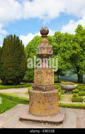 Denkmal in Hohenburg Abbey auf Mont Sainte-Odile in den Vogesen im Elsass, Frankreich. Stockfoto